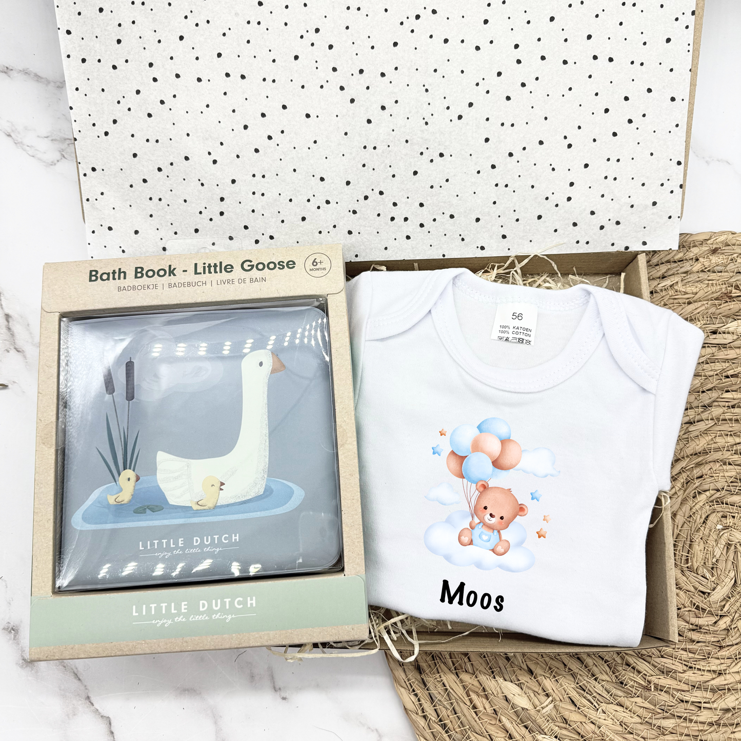 Brievenbuscadeau jongen met gepersonaliseerd rompertje en badboekje