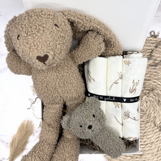 Kraamcadeau uni Biscuit met rammelaar