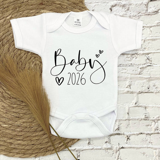 "Baby" met jaartal rompertje