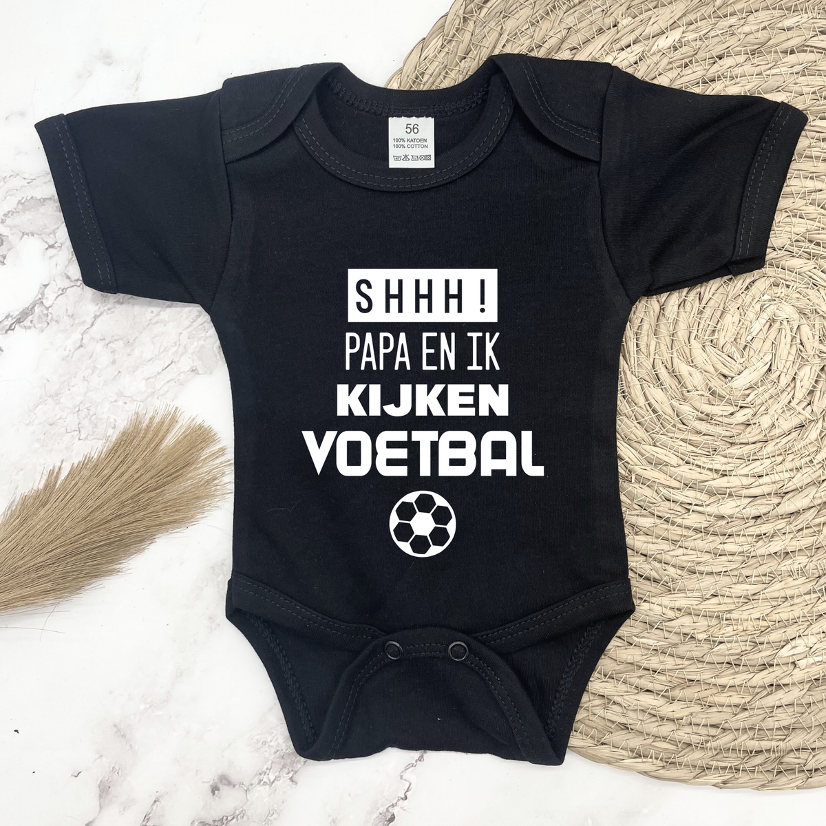 Shh! Papa en ik kijken voetbal