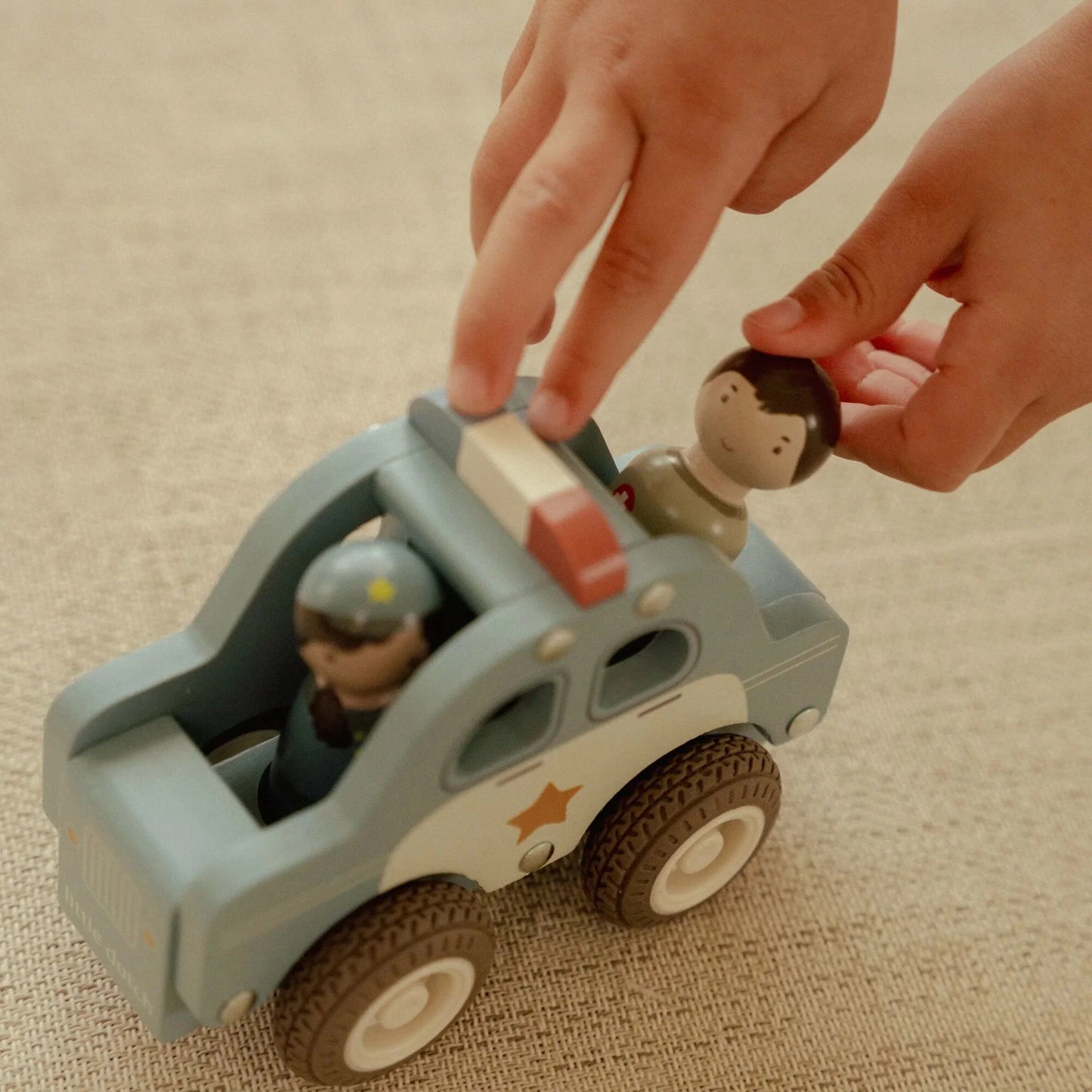 Little Dutch houten politiewagen