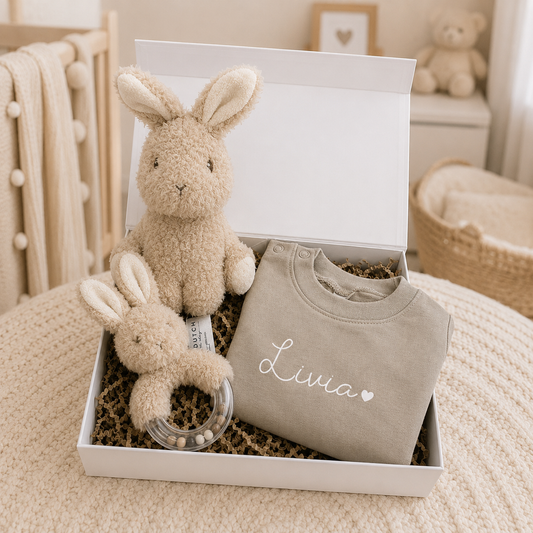 Kraamcadeau Bunny met gepersonaliseerde baby trui