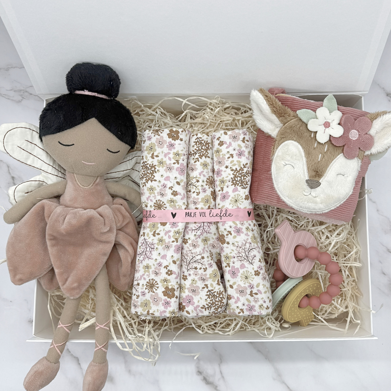 Kraamcadeau meisje Flower Fairies met knuffel Mae