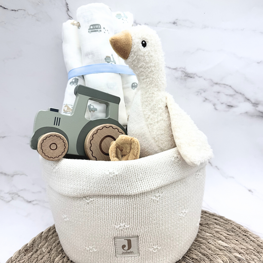 Kraamcadeau jongen 'On the Go' met speelgoedtractor