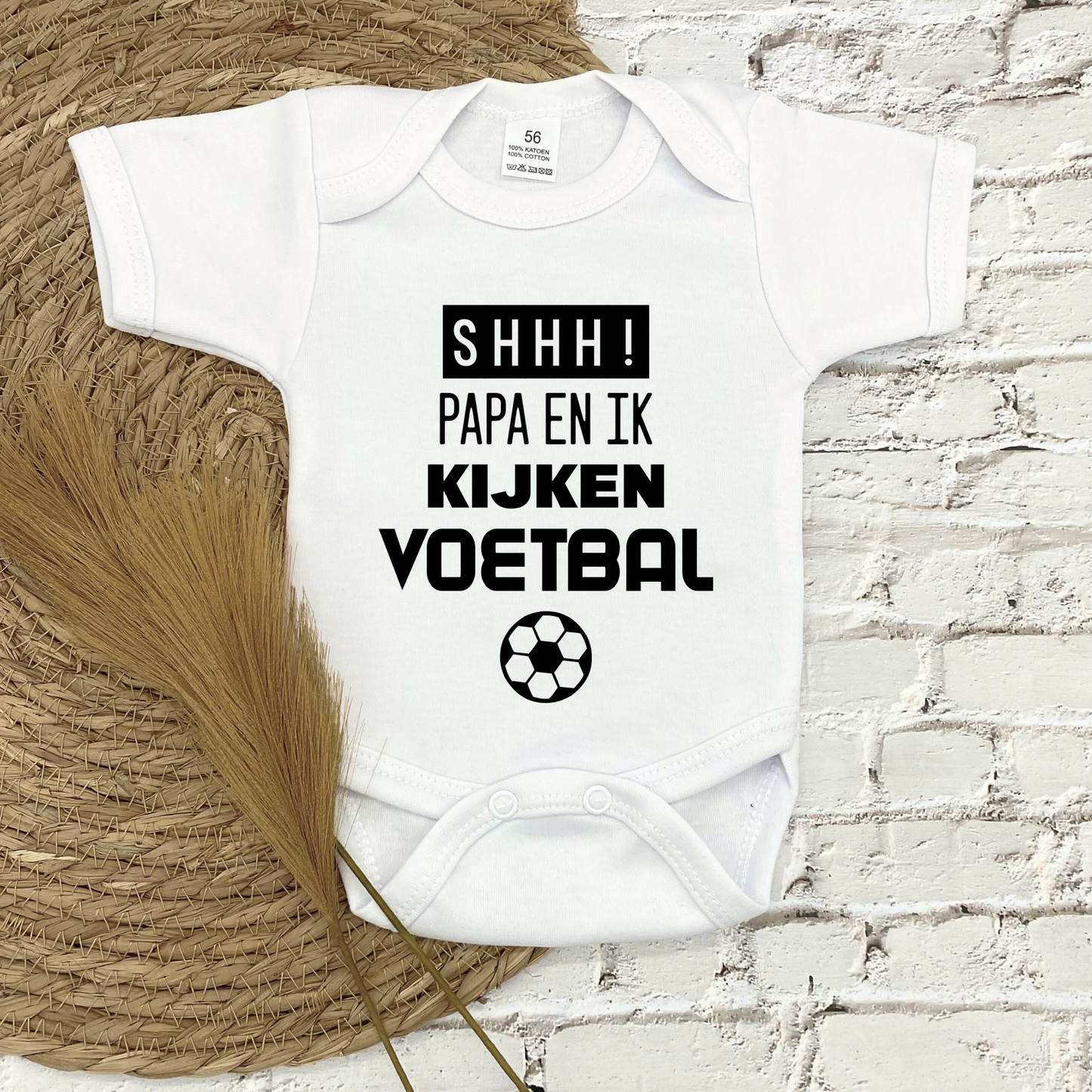 Shh! Papa en ik kijken voetbal